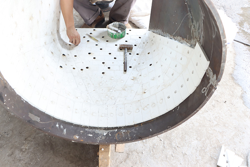 氧化鋁陶瓷廠家施工現(xiàn)場(chǎng)圖